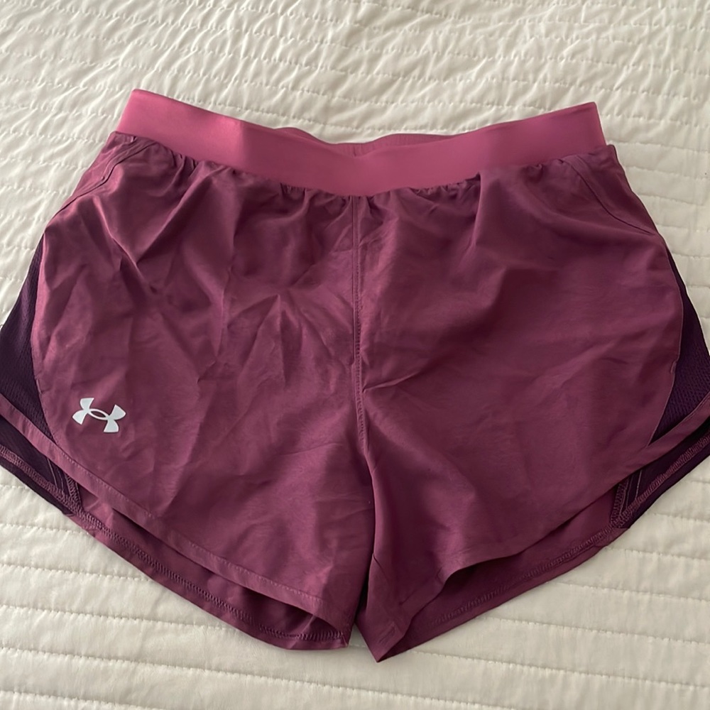 Womens Under Armour running shorts!